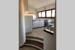 AL NUMERO 13 - zona clinica Pederzoli Peschiera Del Garda